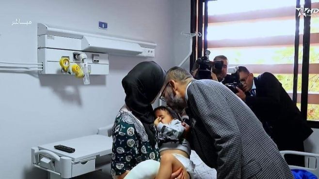 زلزال الحوز:  الملك محمد السادس يتفقد المصابين ويتبرع بالدم [صور+ فيديو]